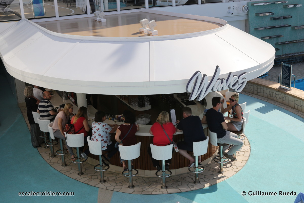 Norwegian Bliss - Wave bar