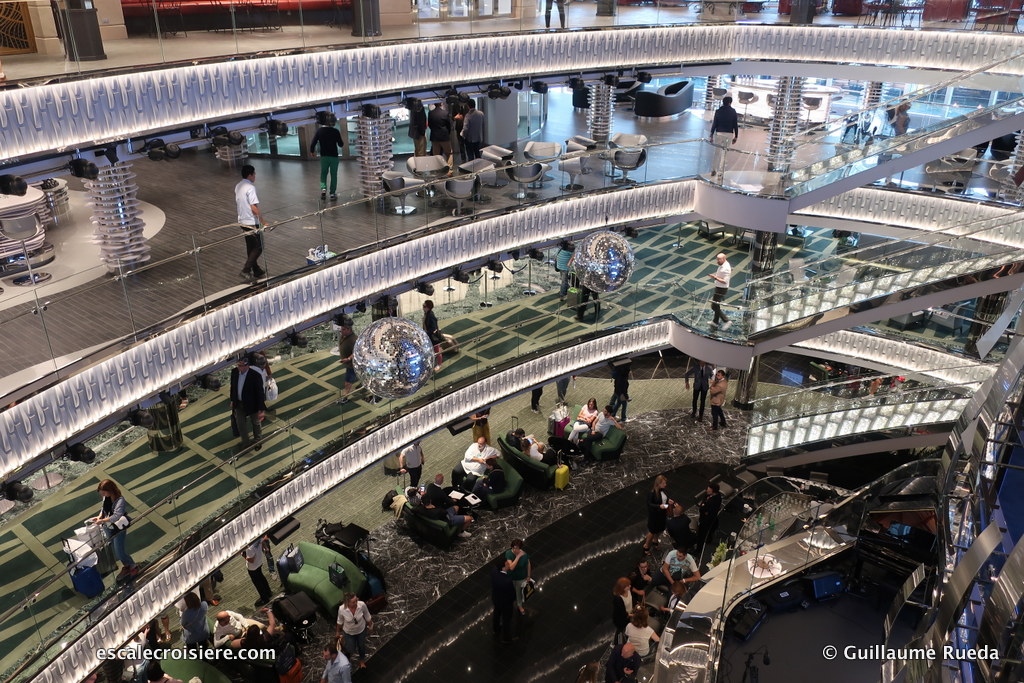 MSC Seaview Atrium (1)