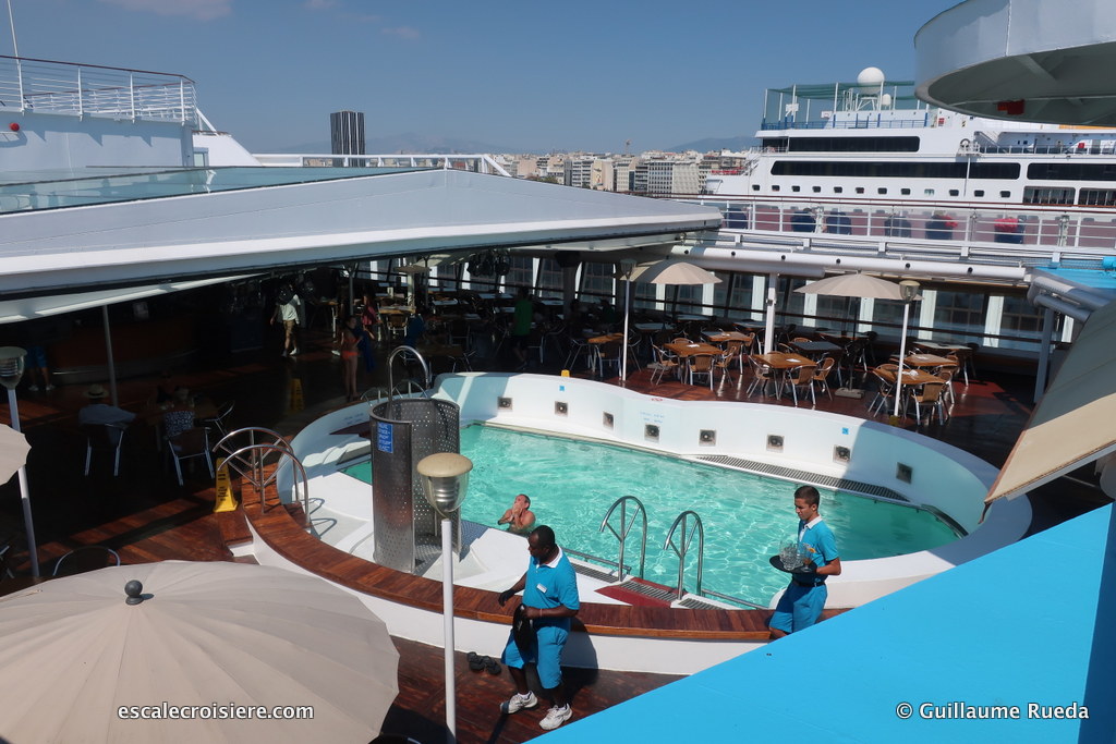 Celestyal Crystal - Piscine