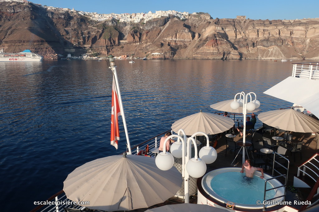 Celestyal Crystal - Thalassa bar - Jacuzzi