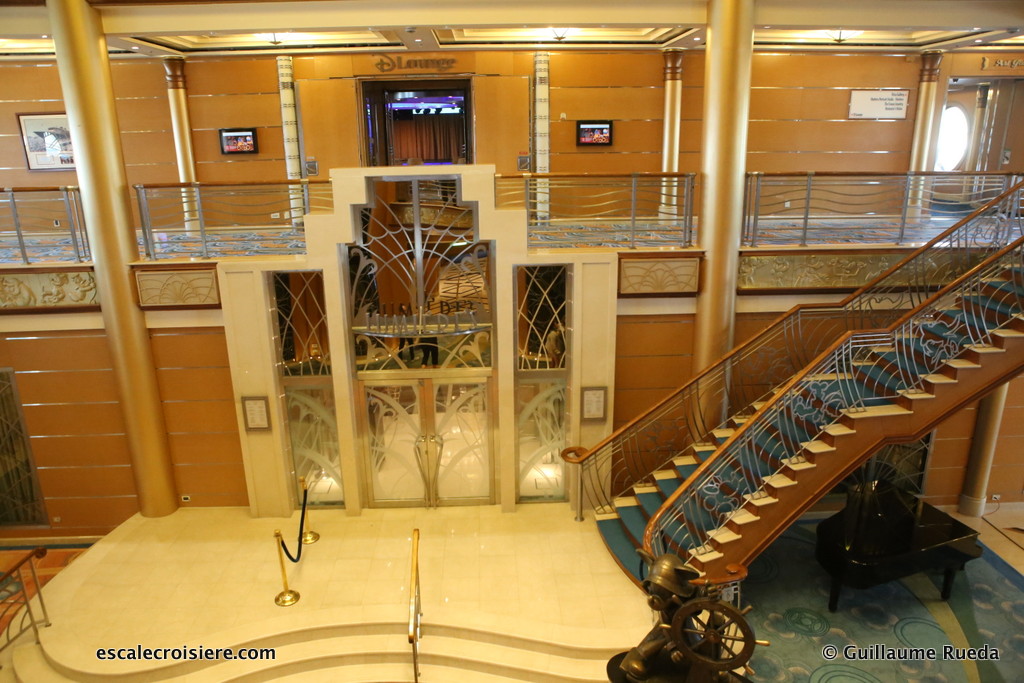 Disney Magic - Atrium - Lumières