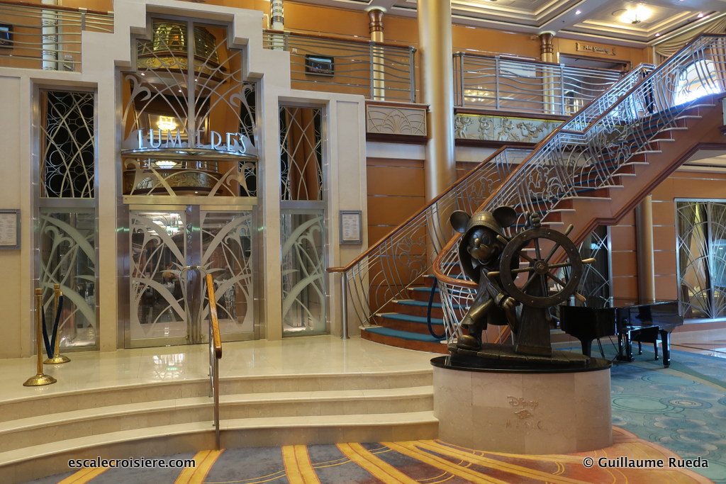 Disney Magic - Lumiere's restaurant