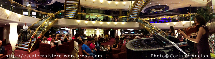 MSC Splendida - Atrium