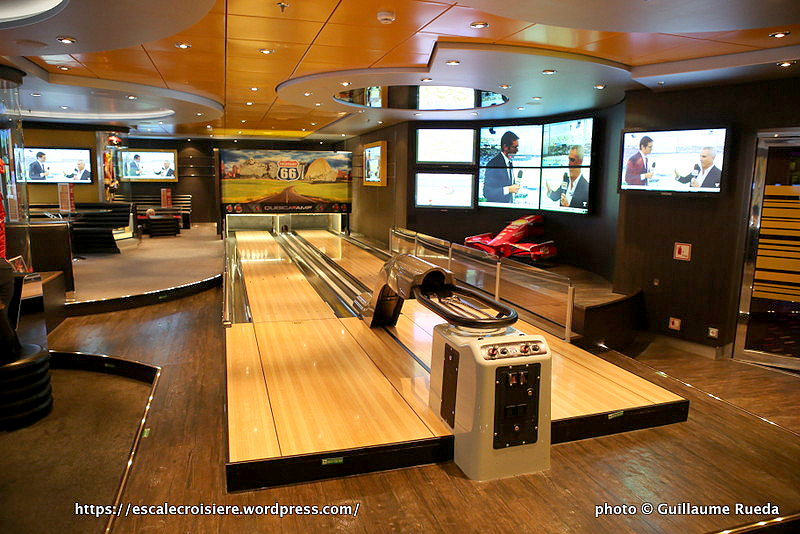 MSC Splendida - Bar des sports - Sports bar - Bowling