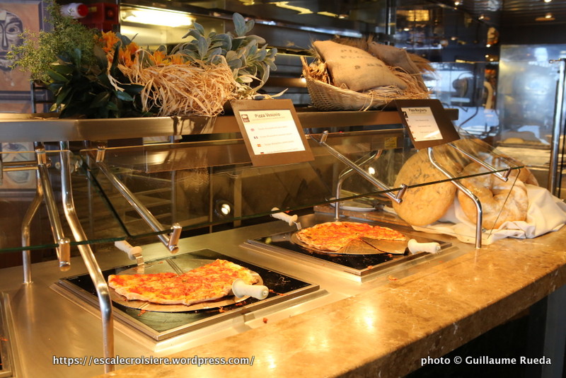 MSC Splendida - Cafeteria Pago Pago