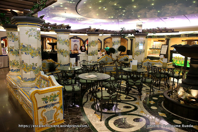 MSC Splendida - La Piazzetta