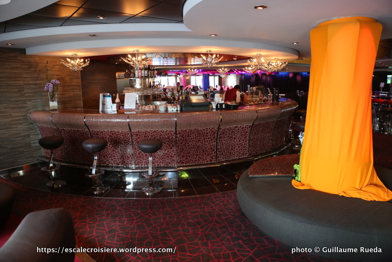 MSC Splendida - The Aft Lounge