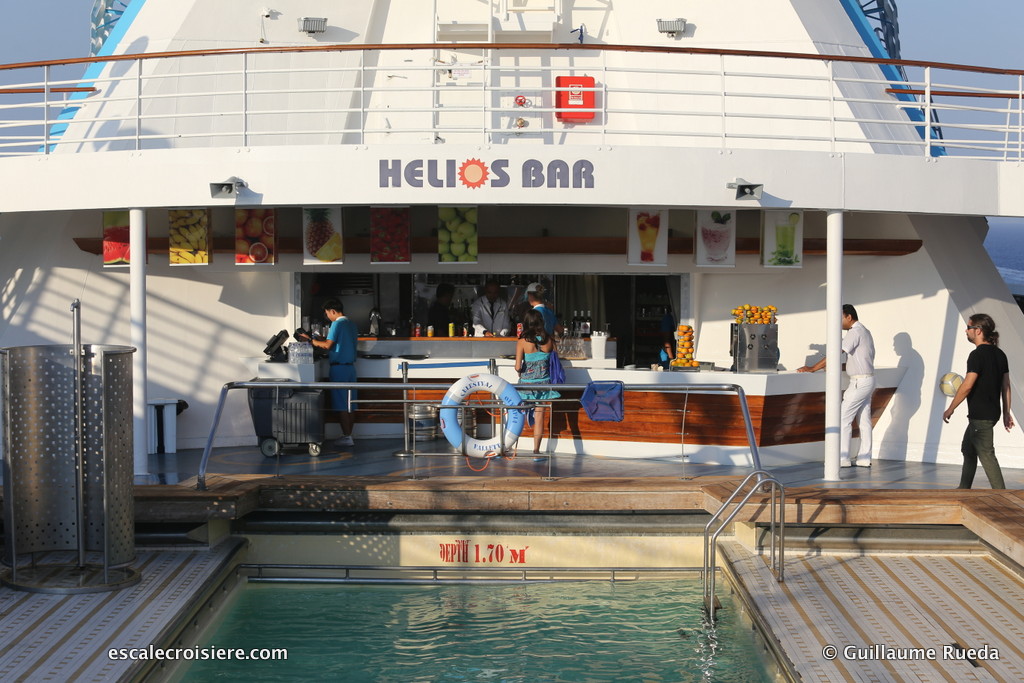 Celestyal Olympia - Helios bar
