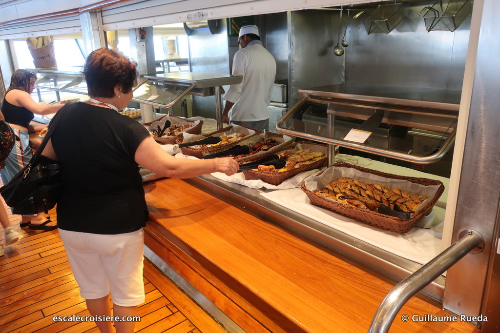 Celestyal Olympia - Leda Casual dining