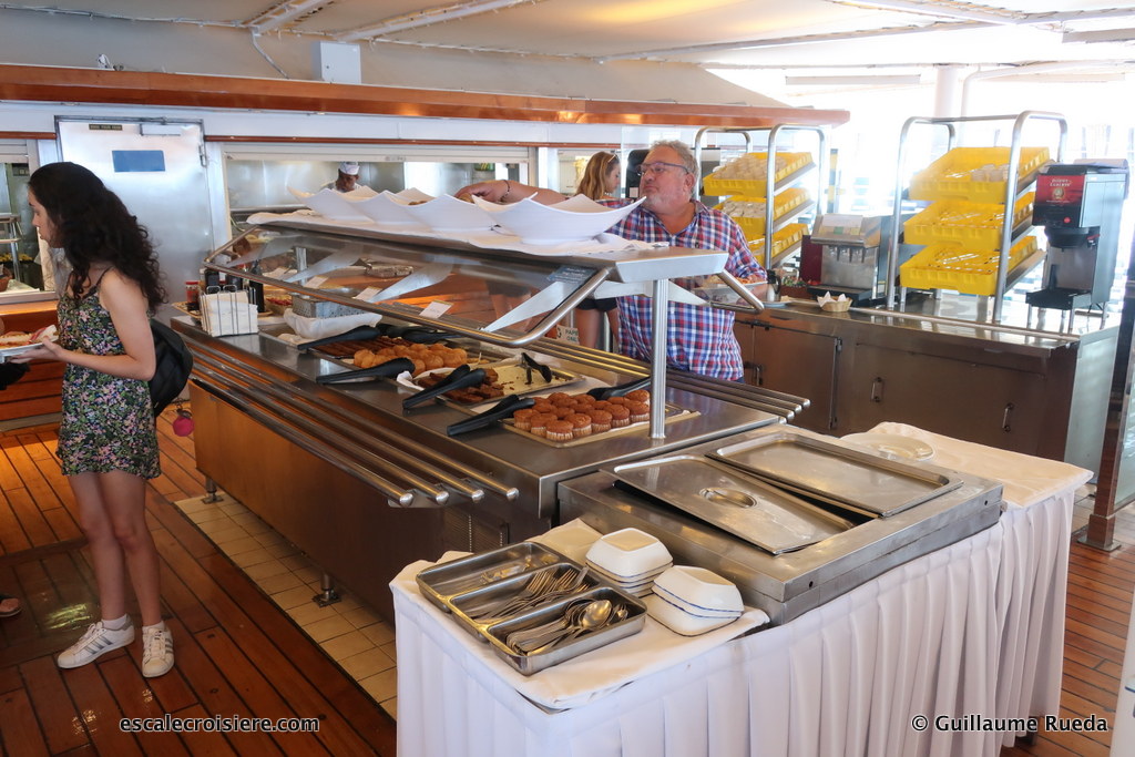 Celestyal Olympia - Leda Casual dining