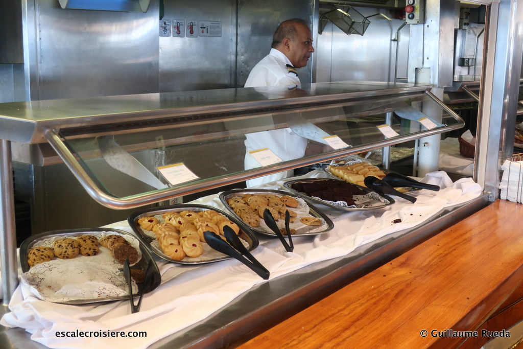 Celestyal Olympia - Leda Casual dining