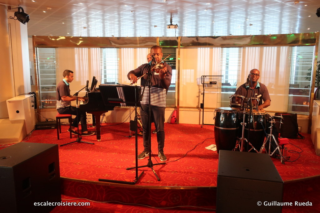 Celestyal Olympia - Selene Lounge & bar