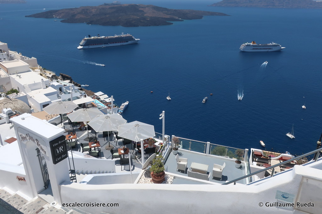 Santorin - Celestyal Olympia - Celebrity Reflection - Costa neoRiviera