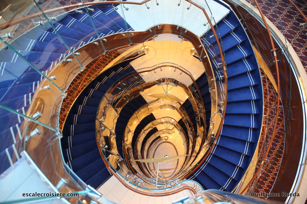 Seabourn Ovation - Escaliers