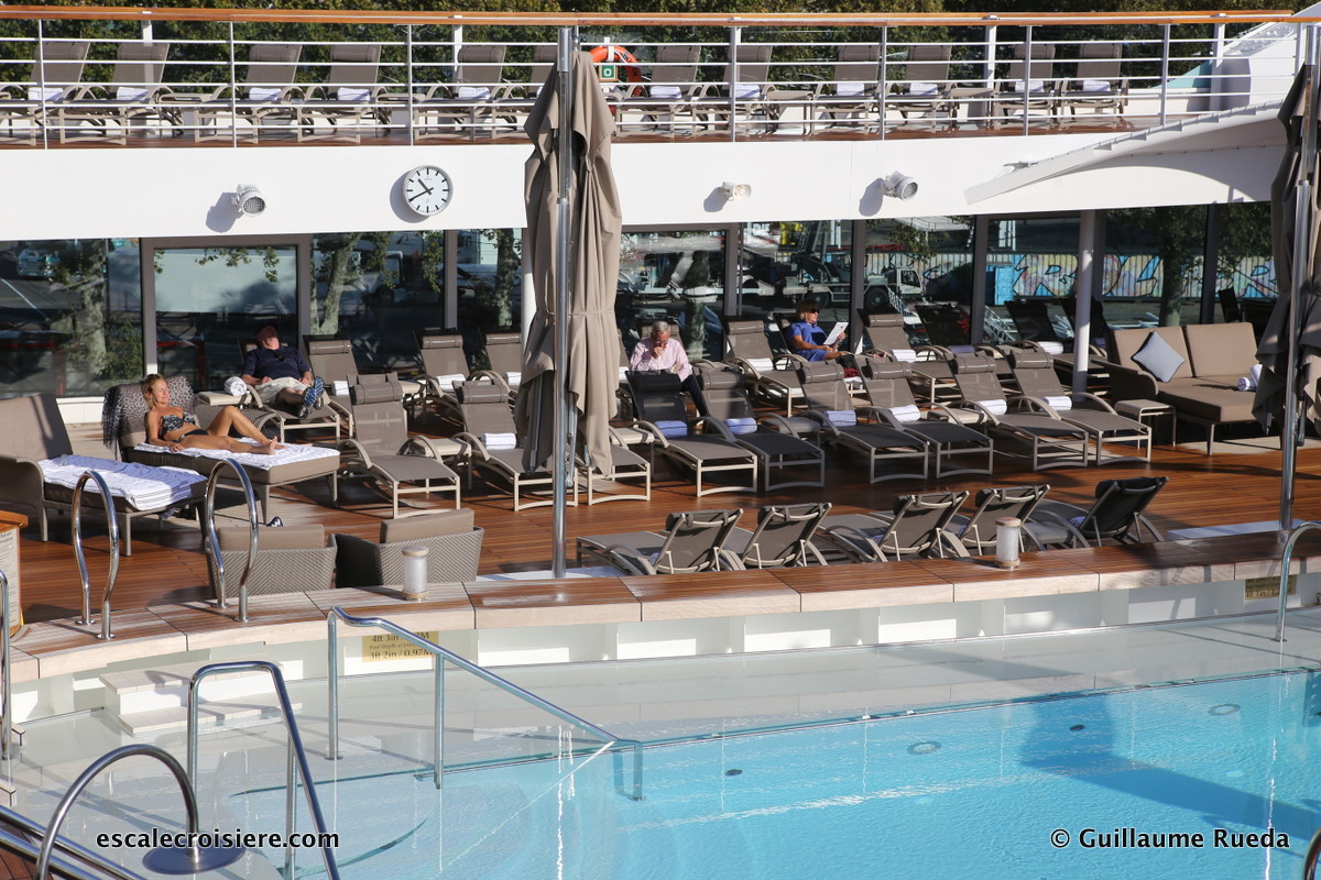 Seabourn Ovation - Solarium Piscine Centrale