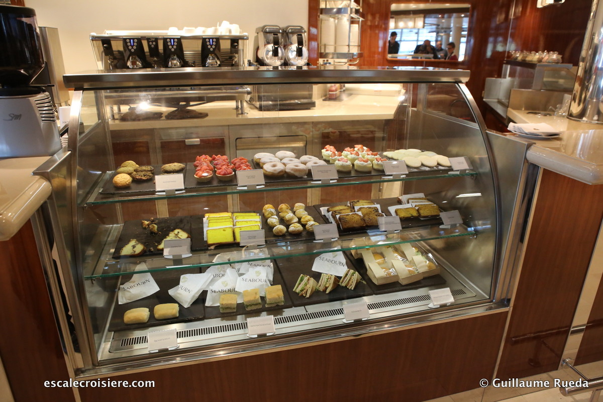 Seabourn Ovation - Seabourn Square