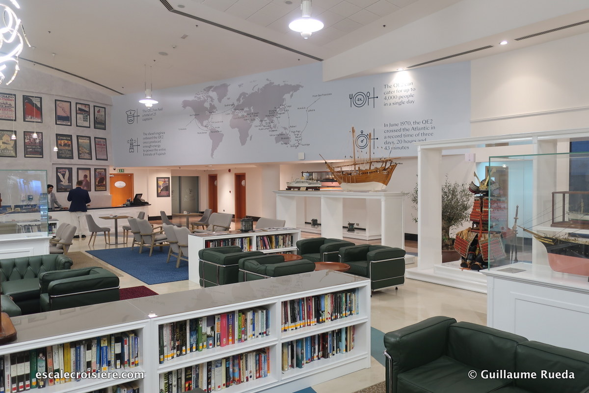 Queen Elizabeth 2 - Bibliothèque