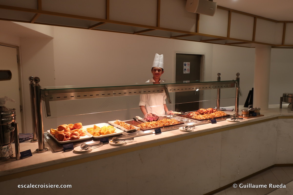 Queen Elizabeth 2 - Lido