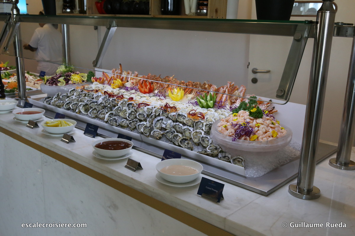 Queen Elizabeth 2 - Lido