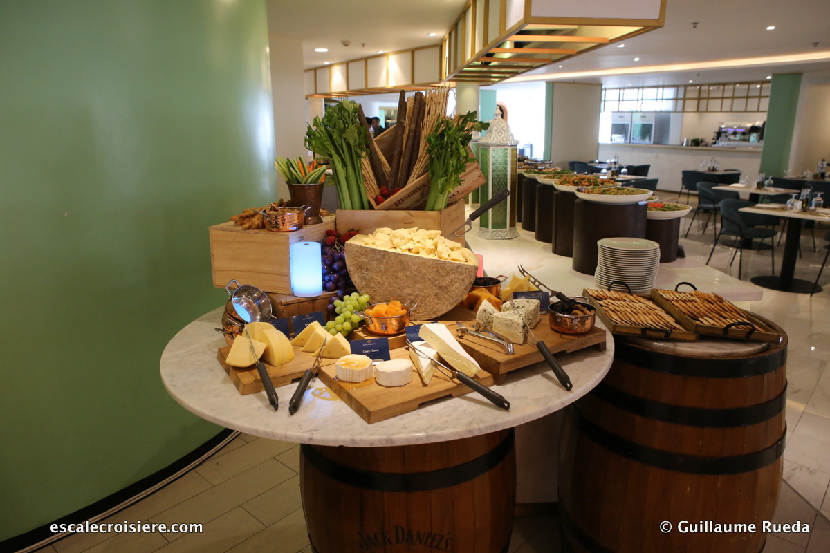 Queen Elizabeth 2 - Lido