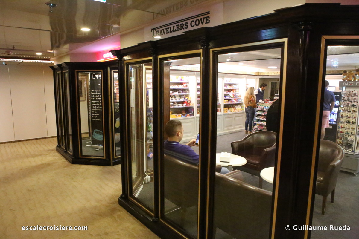 Queen Elizabeth 2 - Travelers Cove