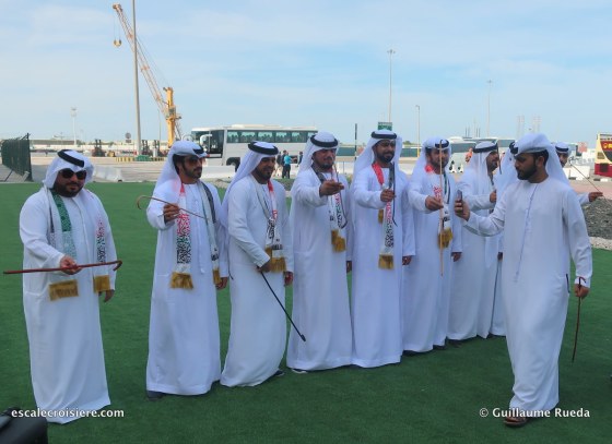 abu dhabi - danses traditonnnelles