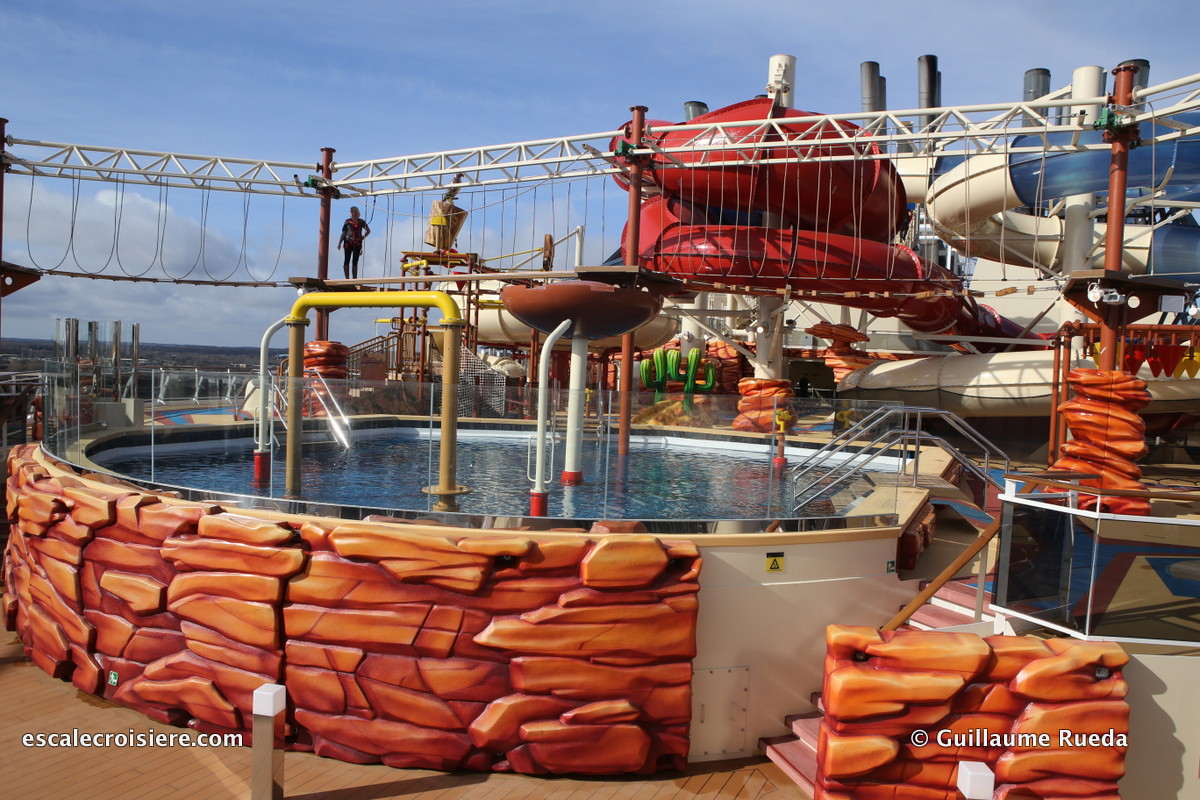 MSC Bellissima Aquapark & Himalayan bridge