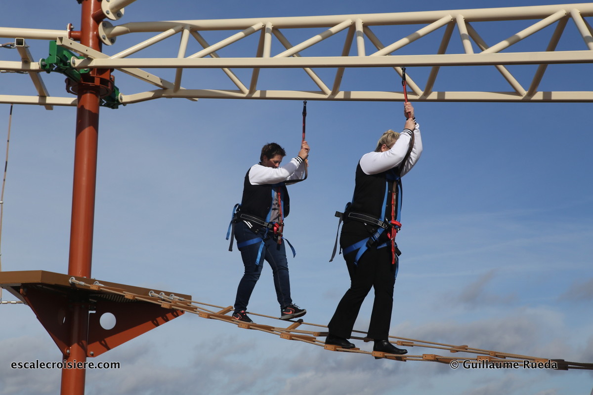 MSC Bellissima Himalayan bridge - Accrobranche