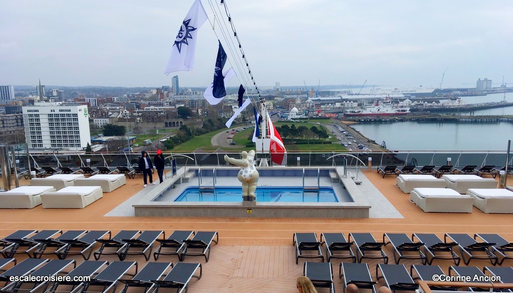 MSC Bellissima - Piscine arrière - Atmosphere pool