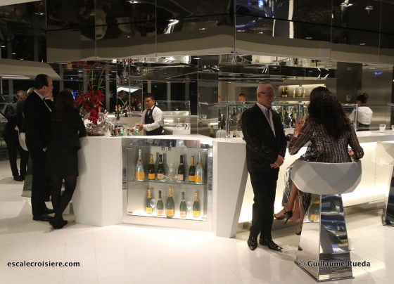 MSC Bellissima - Champagne bar