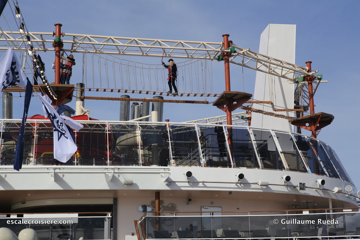 MSC Bellissima Himalayan bridge - Accrobranche