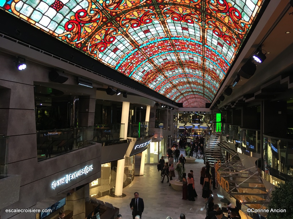 MSC Bellissima - La Galleria Bellissima Sky dome LED