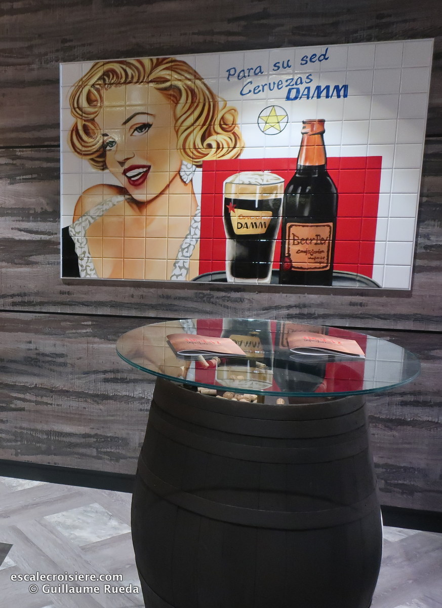 MSC Bellissima - Restaurant Hola