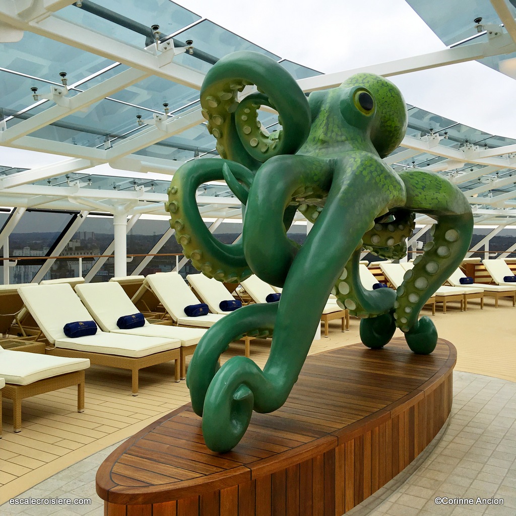 MSC Bellissima Yacht Club Sundeck
