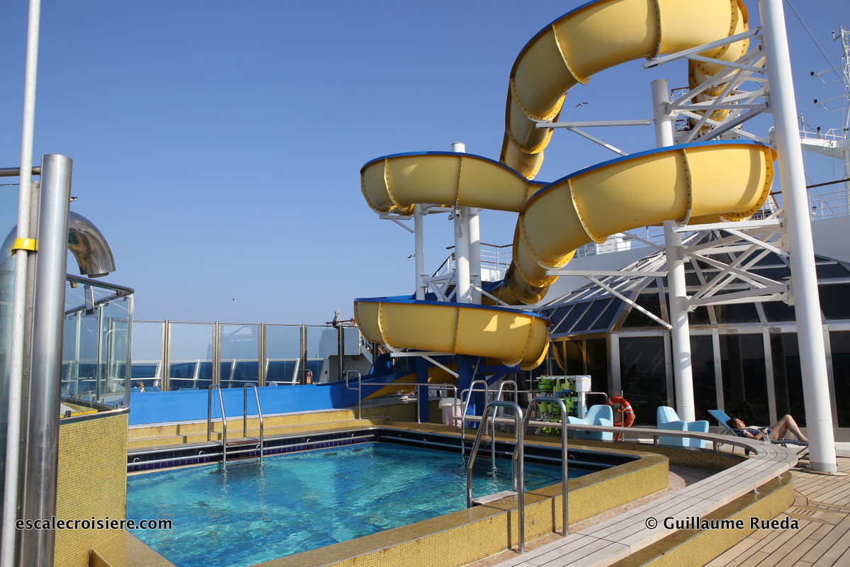 Costa Fascinosa - Toboggan jacuzzi Piscine Lido Incantesimo
