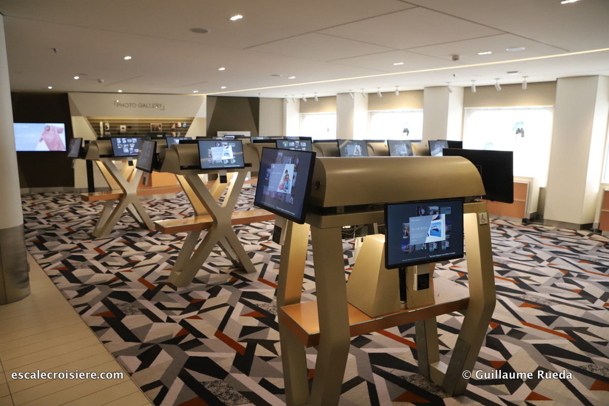 Celebrity Edge - Boutiques