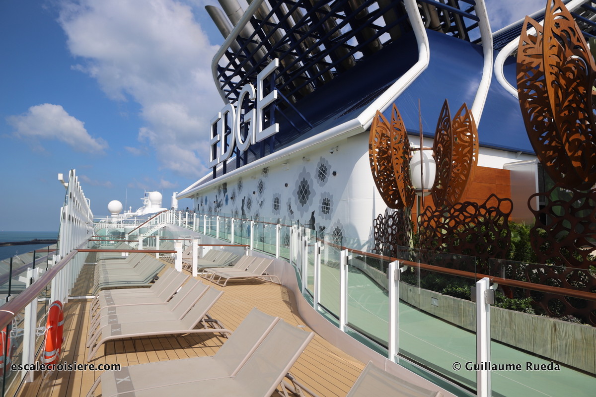 Celebrity Edge - Cheminée