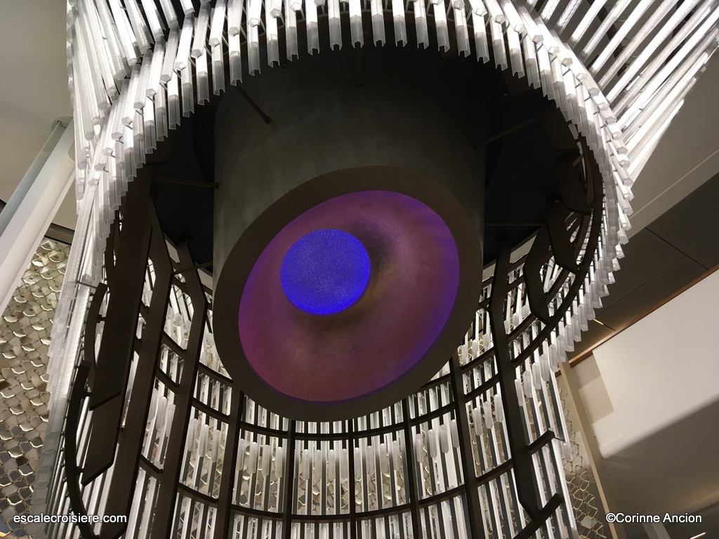 Celebrity Edge - Martini bar