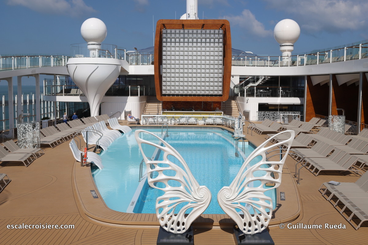 Celebrity Edge - Piscine extérieure