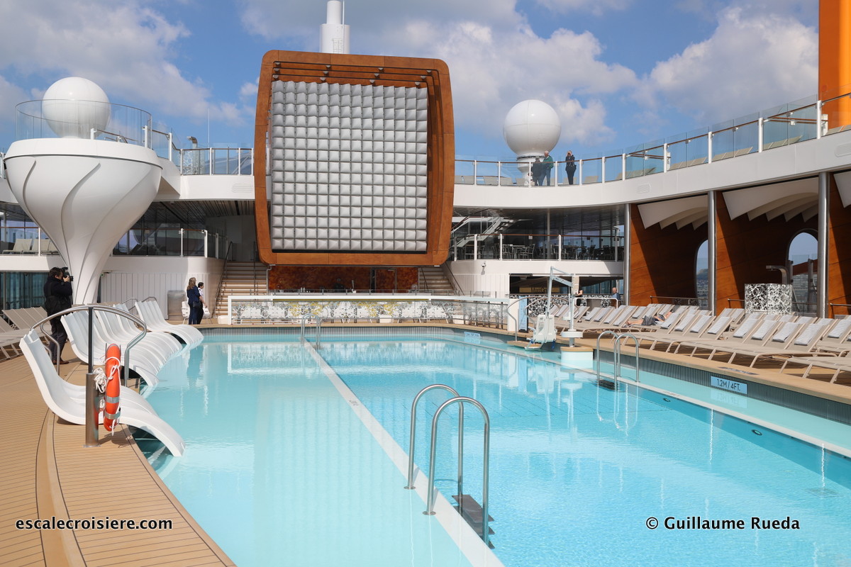 Celebrity Edge - Piscine extérieure