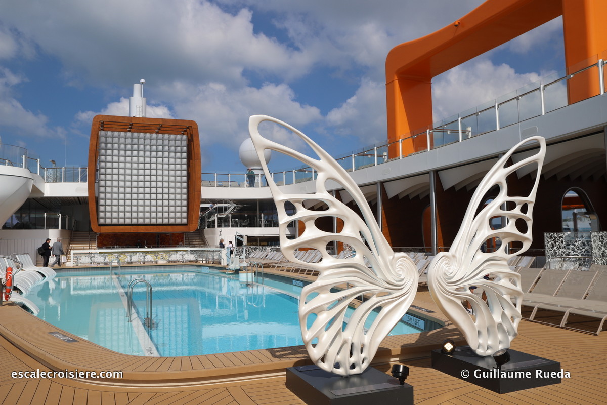 Celebrity Edge - Piscine extérieure