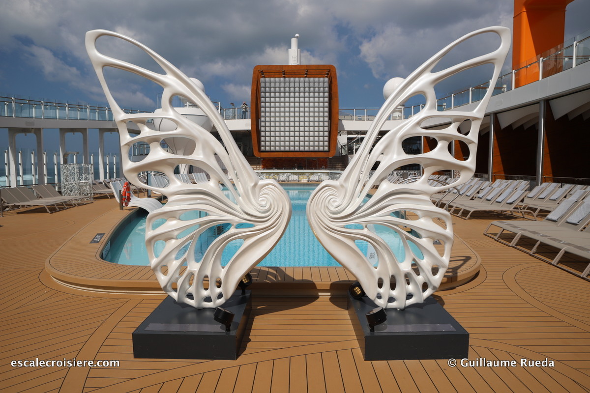 Celebrity Edge - Piscine extérieure