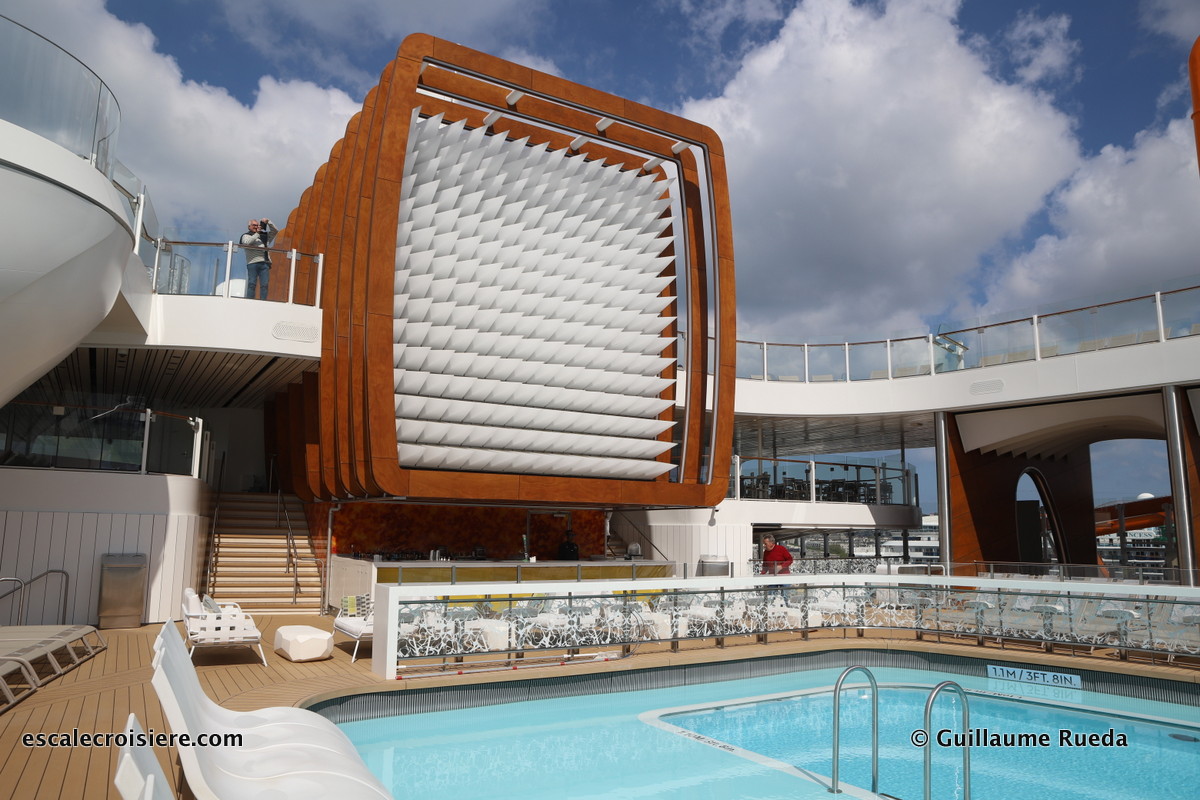 Celebrity Edge - Piscine extérieure