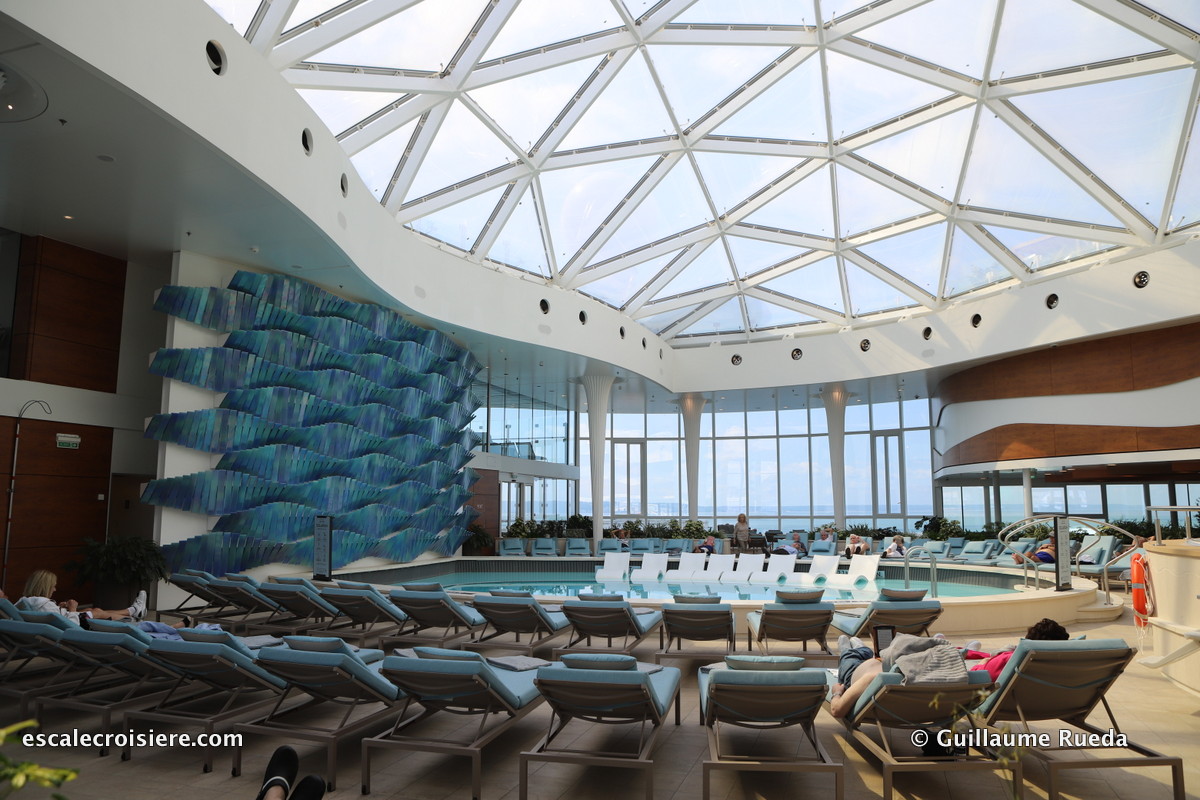 Celebrity Edge - Piscine intérieure