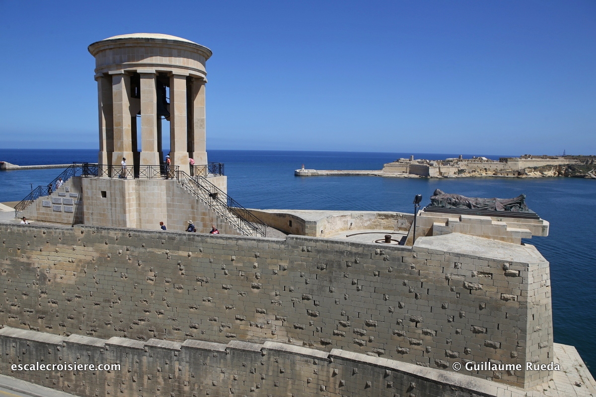 La Valette - Malte - Bell War Memorial