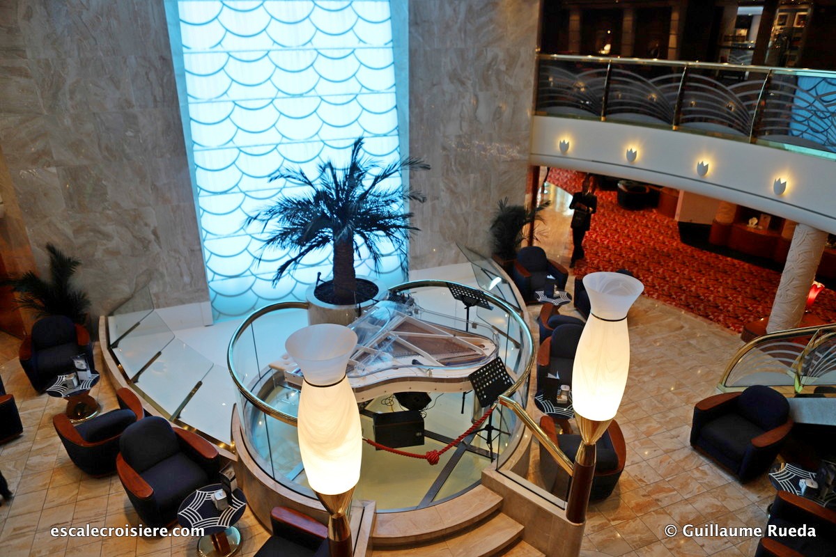 MSC Orchestra - Atrium L'incontro bar