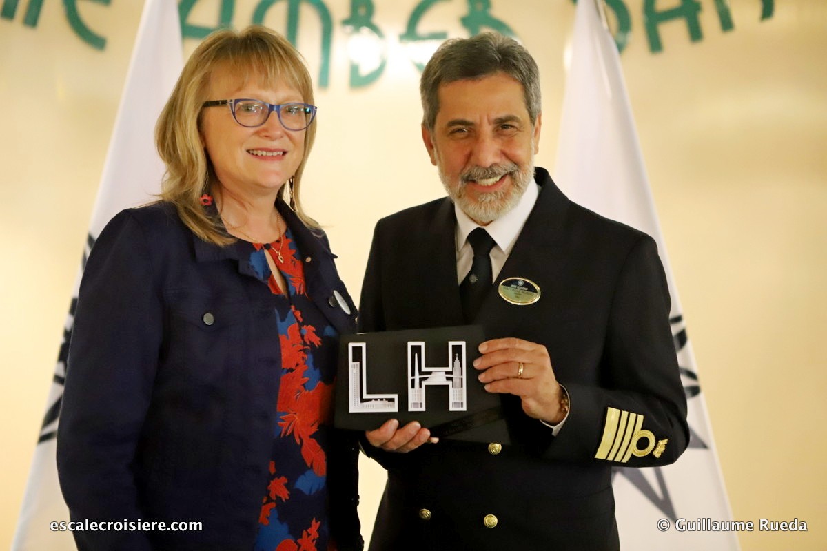 MSC Orchestra - Escale inaugurale Le Havre - Echange de plaques