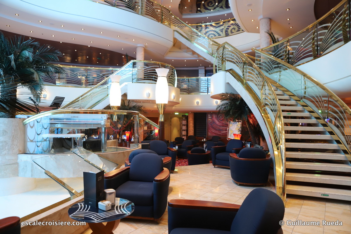 MSC Orchestra - Atrium L'incontro bar