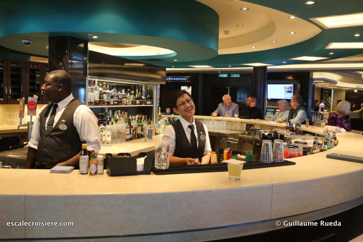 Norwegian Getaway - Atrium bar