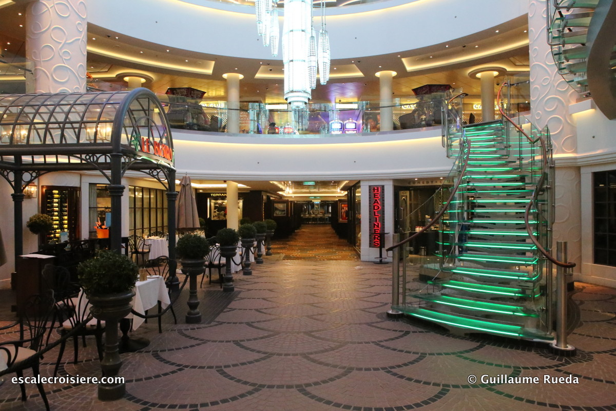 Norwegian Getaway - Bistro & Headliner